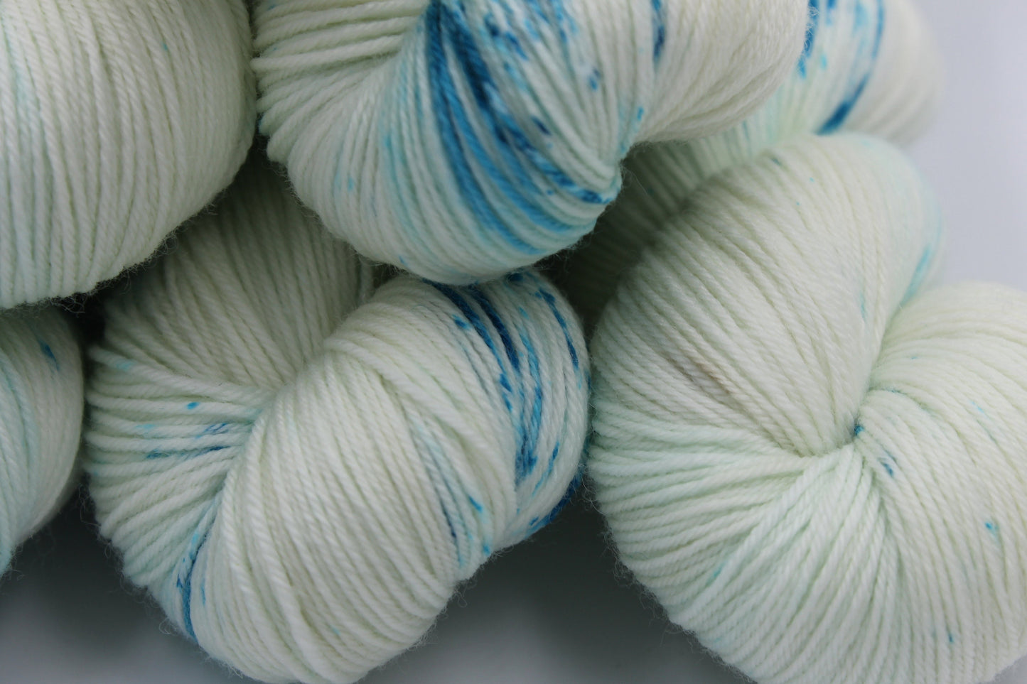 Lagoon Light Speckle Sock Skein 75% SuperWash Merino and 25 Nylon Hand Dyed Yarn 100g
