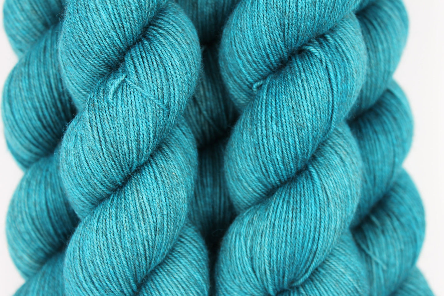Ocean, Sock Skein 70% Superwash Merino 20 Yak 10 Nylon 100g