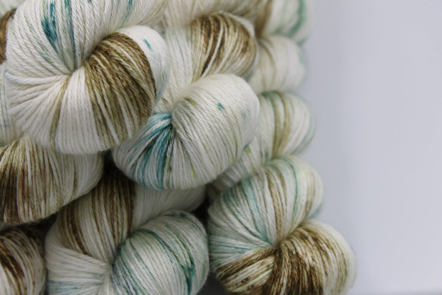 Chatsworth Jardin Sock skein 50% Superwash Merino Wool 50 Silk 100g Skeins