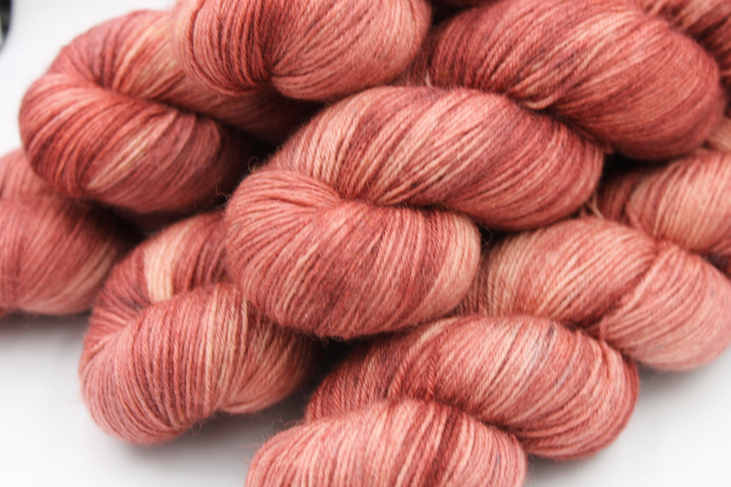 Sanguine dust Non Superwash 100% Blue Faced Leicester 100g