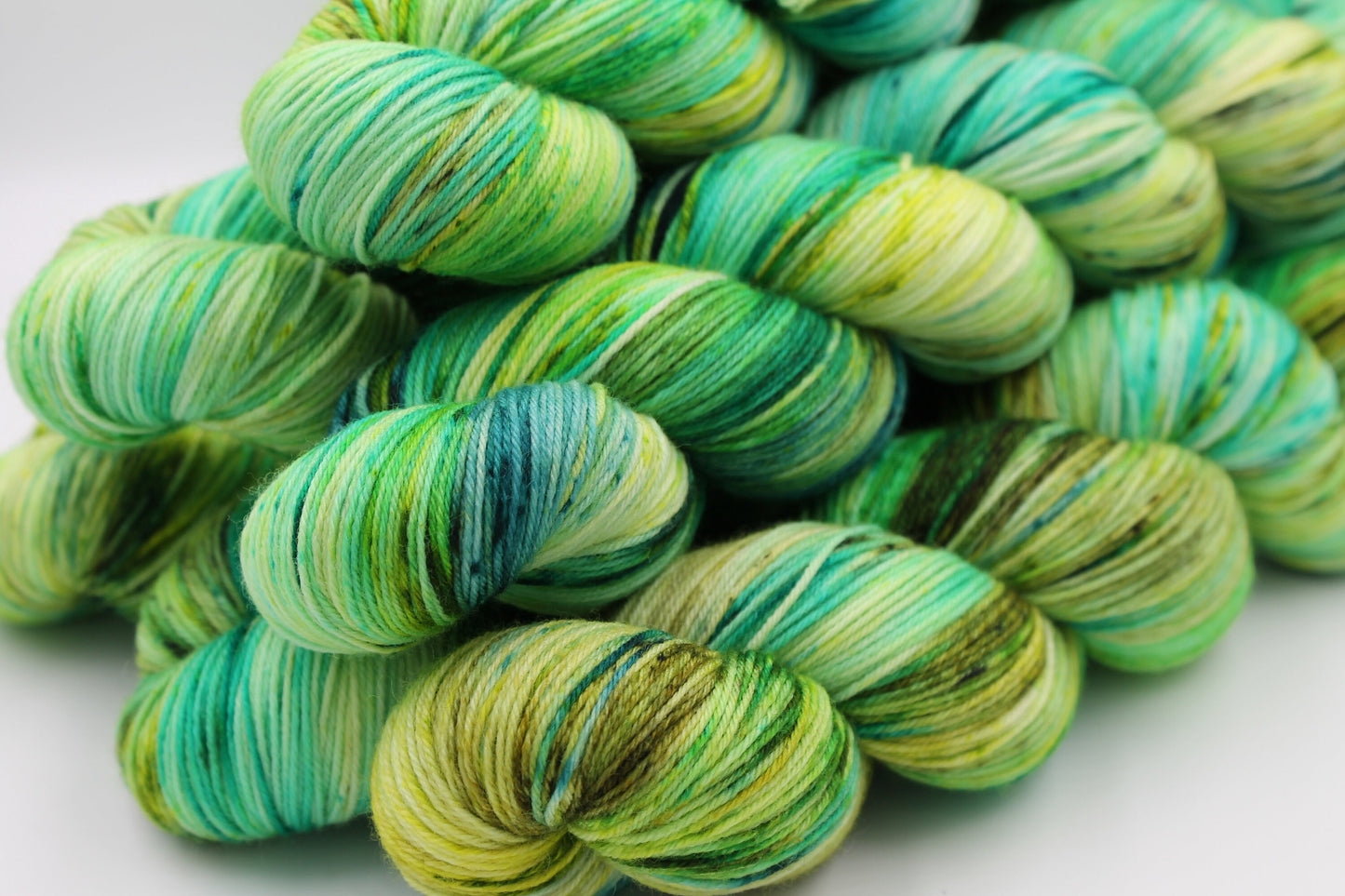 Summers End, Sock Skein 75% SuperWash Merino and 25 Nylon Hand Dyed Yarn 100g