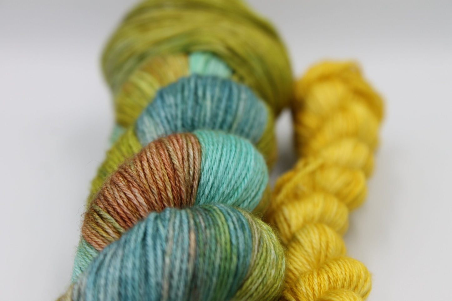 Montague The Chameleon Sock skein  50% Superwash Merino Wool 50 Silk 100g and 20g Skeins