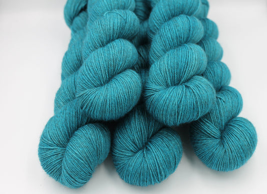Ocean,  Sock Skein 70% Superwash Merino 20 Yak 10 Nylon 100g