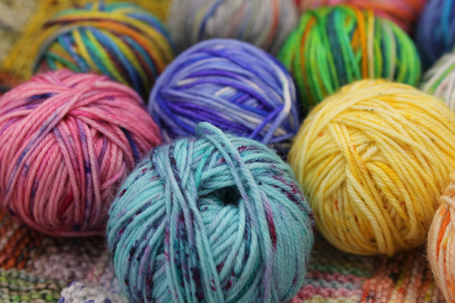 Pink Bear and Jemimas Mystery Blanket Balls Premium Sock SuperWash Wool 12 x 10g, Paw Wound