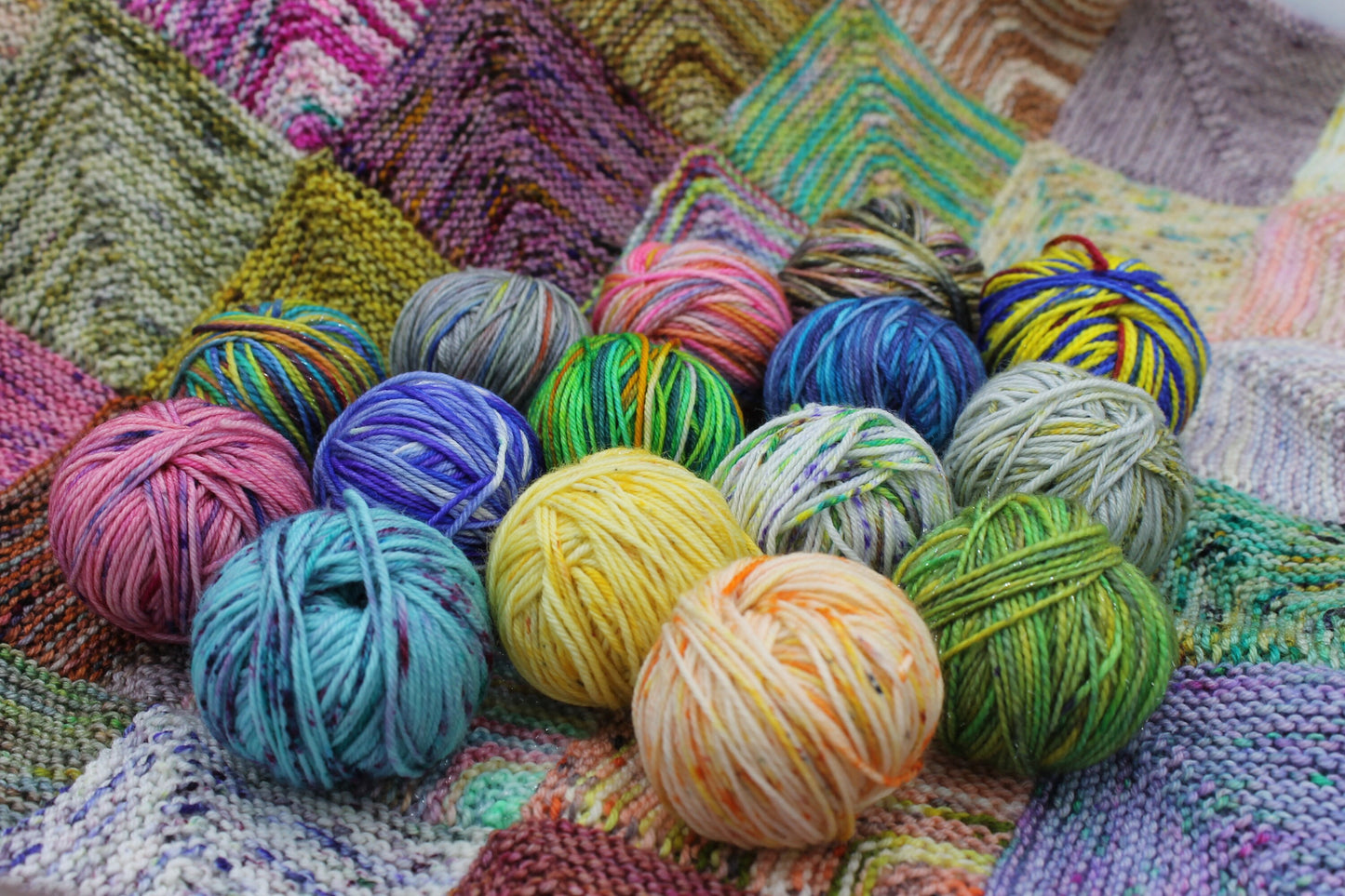 Pink Bear and Jemimas Mystery Blanket Balls Premium Sock SuperWash Wool 12 x 10g, Paw Wound