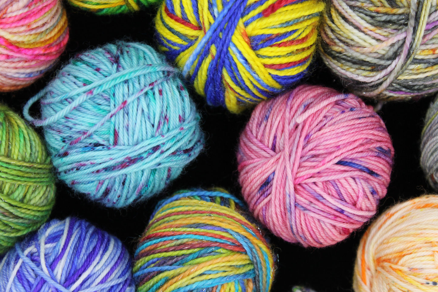 Pink Bear and Jemimas Mystery Blanket Balls Premium Sock SuperWash Wool 12 x 10g, Paw Wound