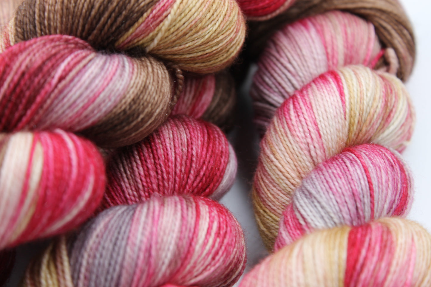 Sparkling Robin Sock Skein 75% Superwash Merino 20% Nylon 5% Silver Stellina