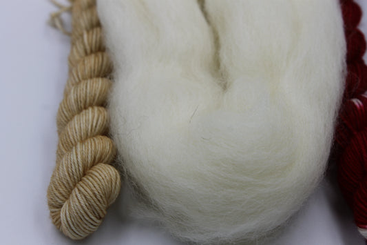 Make your own mushroom 75% SuperWash  Merino and 25% Nylon 2x20g and natural stuffing