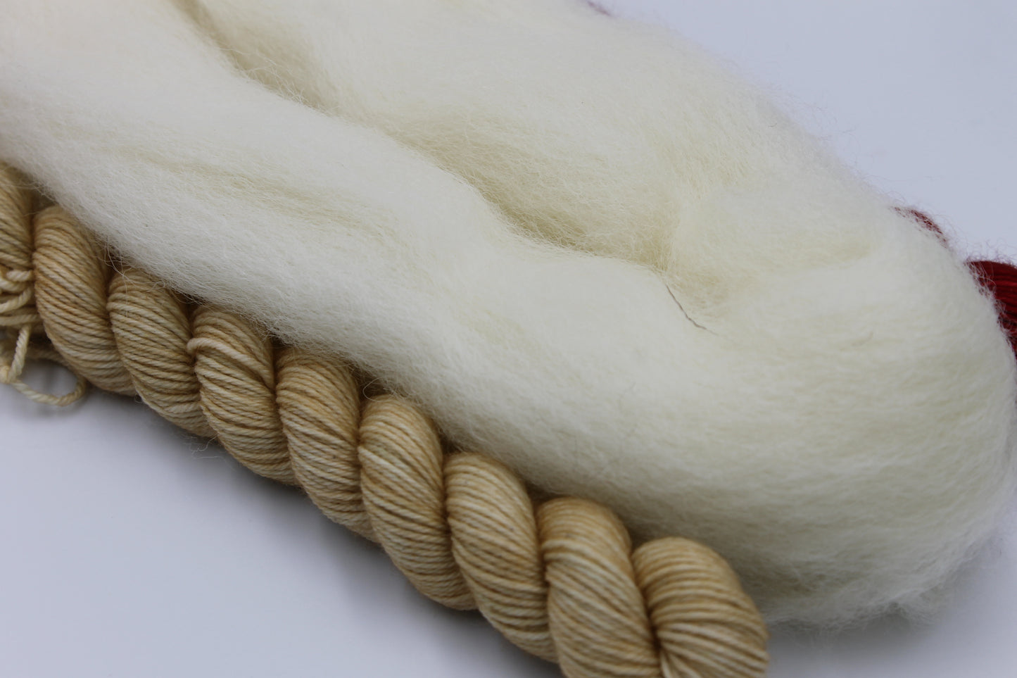 Make your own mushroom 75% SuperWash  Merino and 25% Nylon 2x20g and natural stuffing