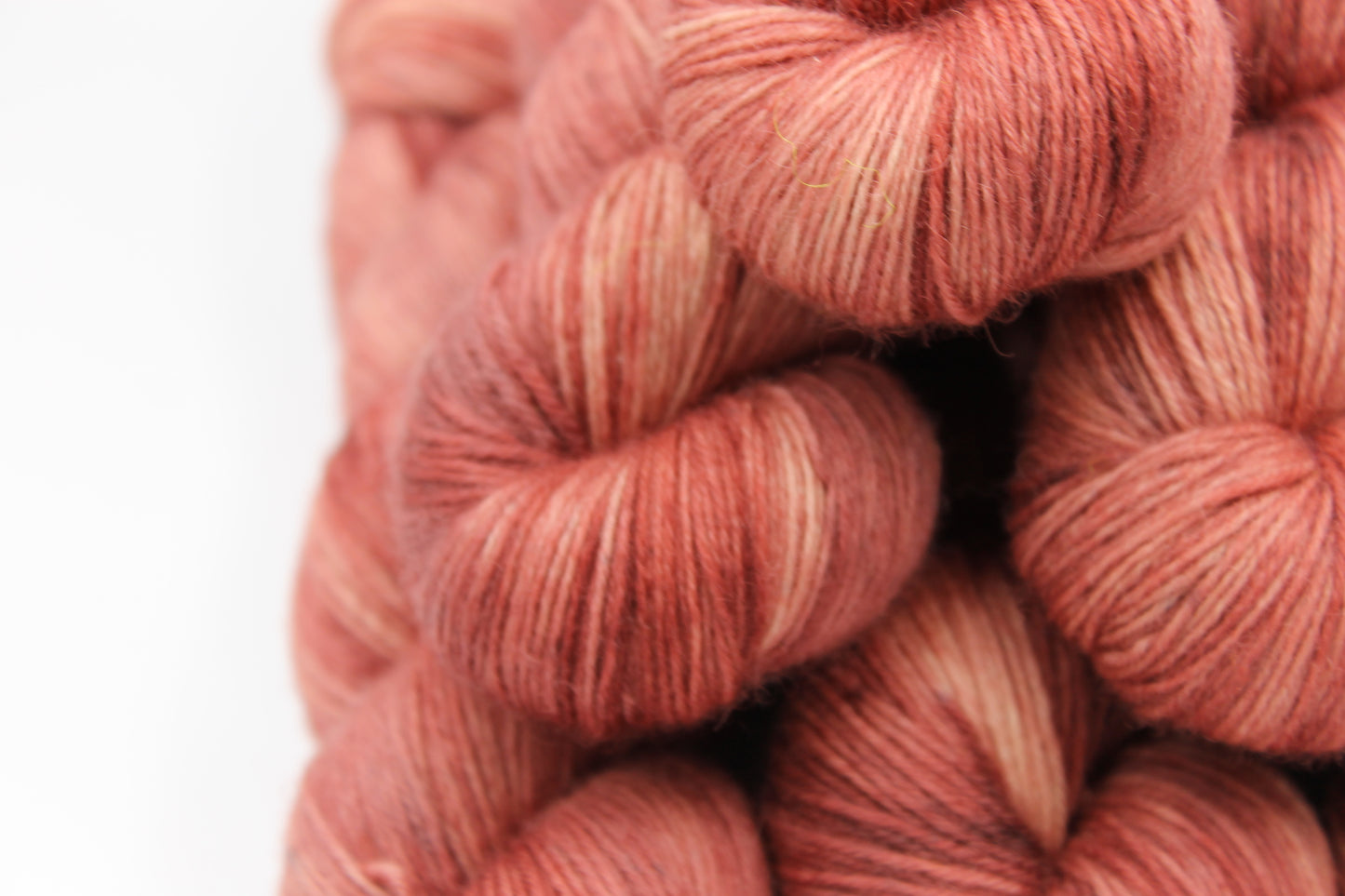 Sanguine dust Non Superwash 100% Blue Faced Leicester 100g