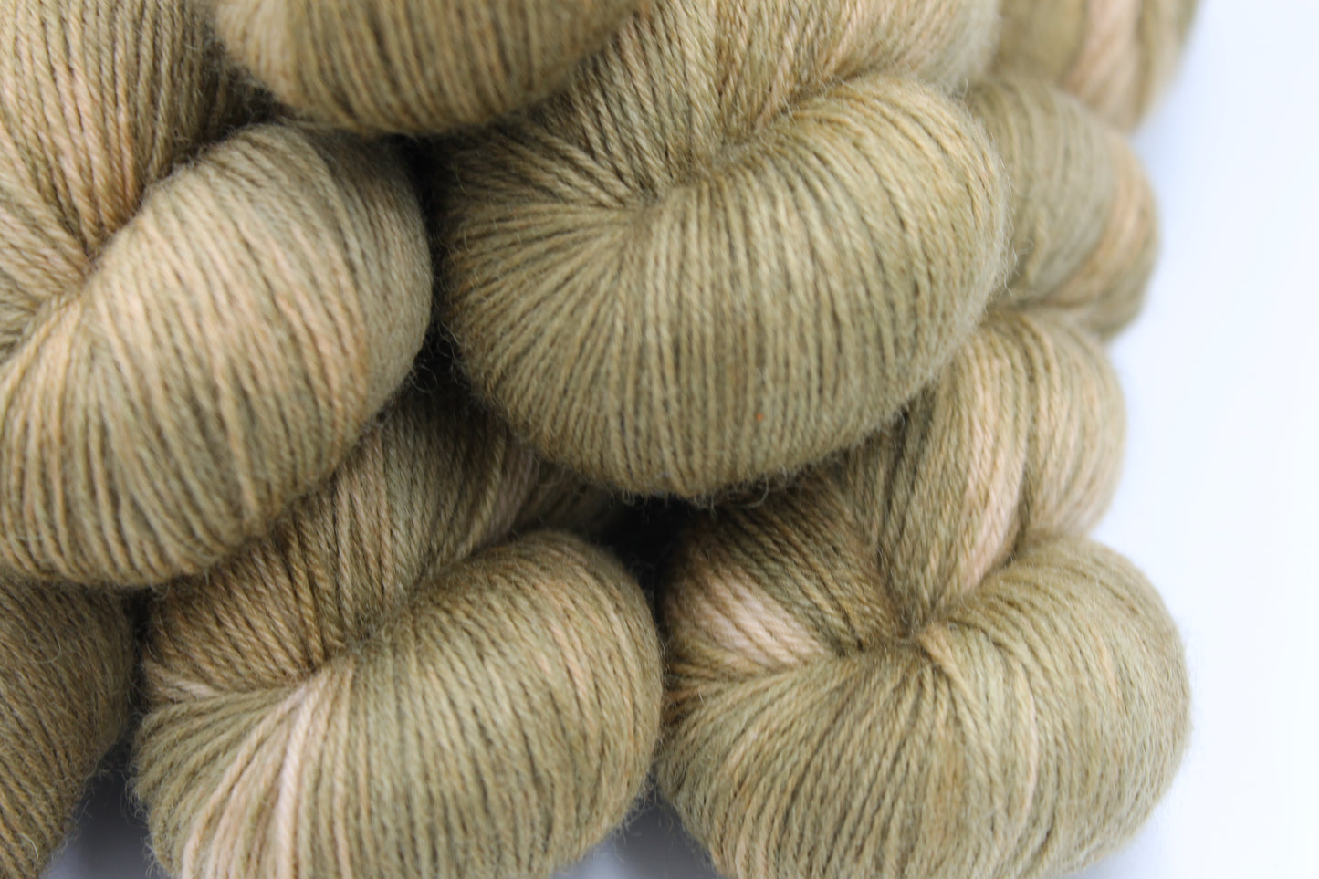 Tobacco lace Non Superwash 100% Blue Faced Leicester 100g