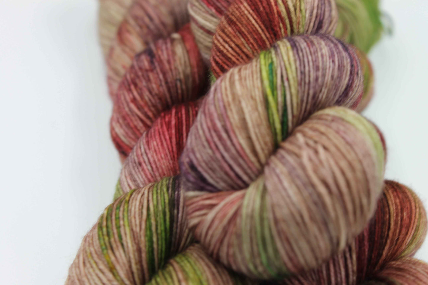 Unruly Rose Sock Skein 100g Hand Dyed Merino Nylon Yarn 75% SuperWash Merino 25% Nylon