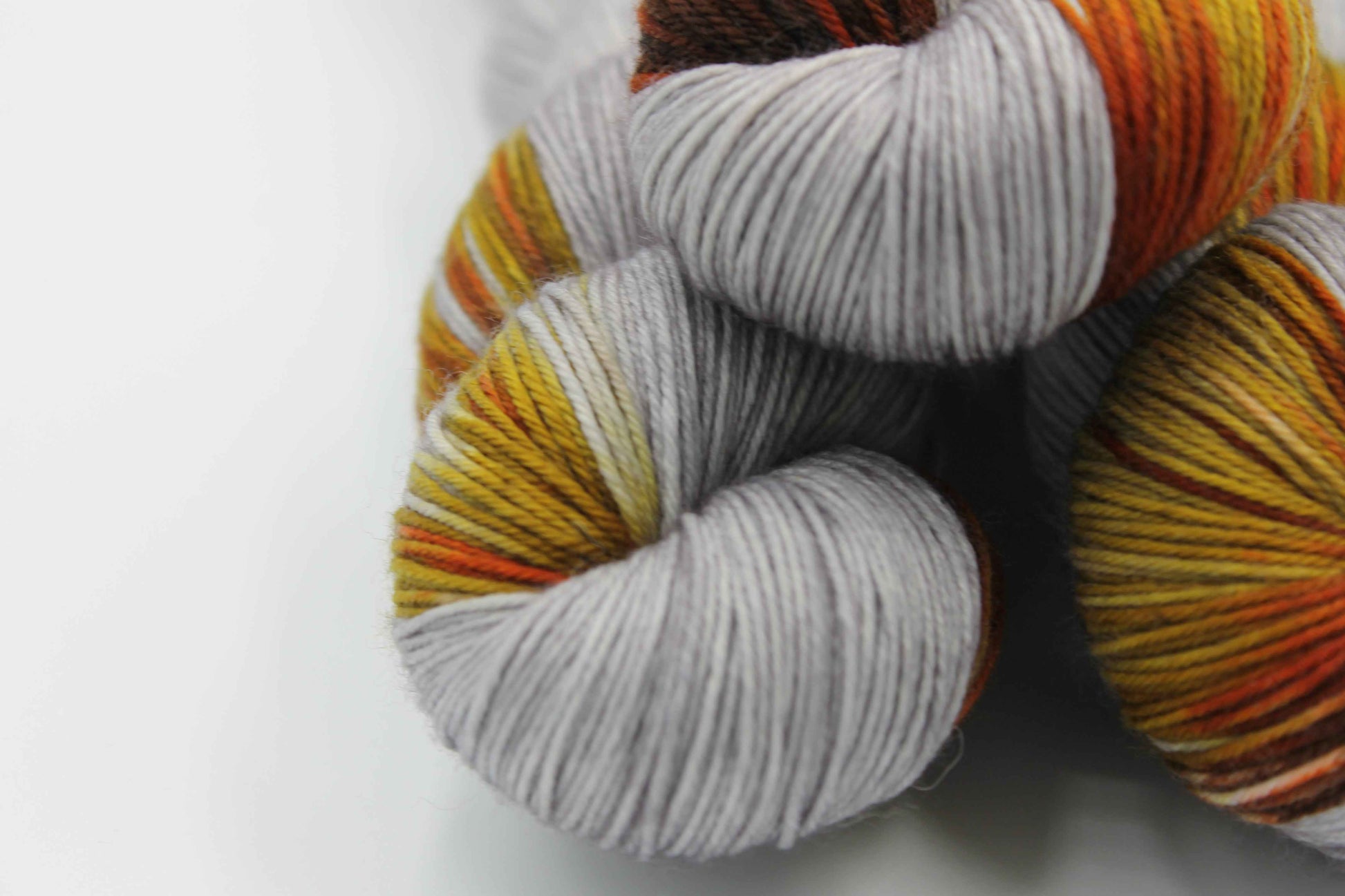 Amber Fog Assigned Pooling Sock Skein 100g Hand Dyed Merino Nylon Yarn 75% SuperWash Merino 25% Nylon