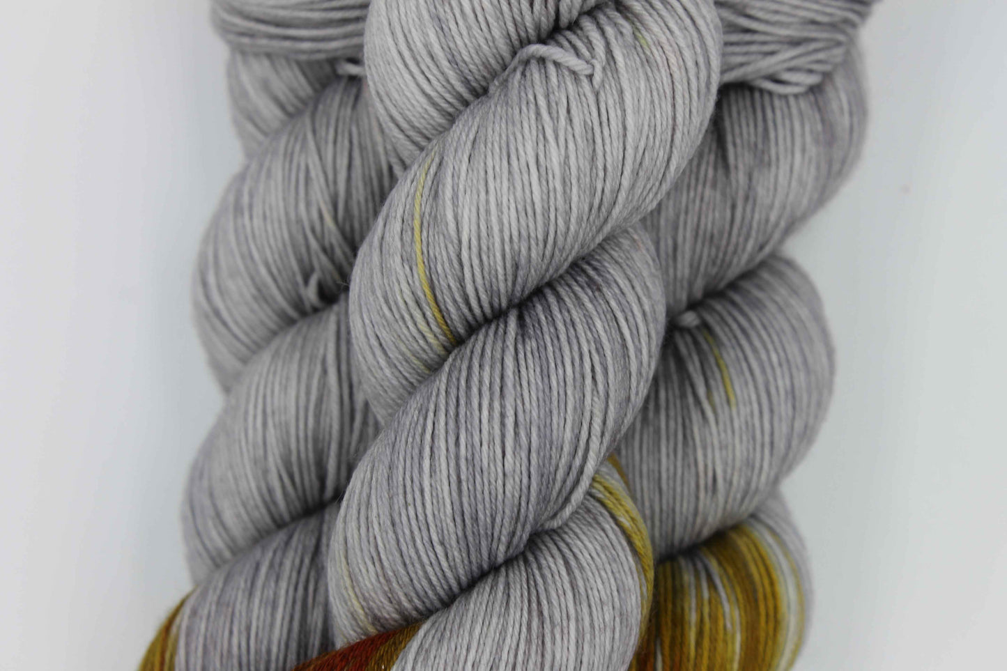 Amber Fog Assigned Pooling Sock Skein 100g Hand Dyed Merino Nylon Yarn 75% SuperWash Merino 25% Nylon