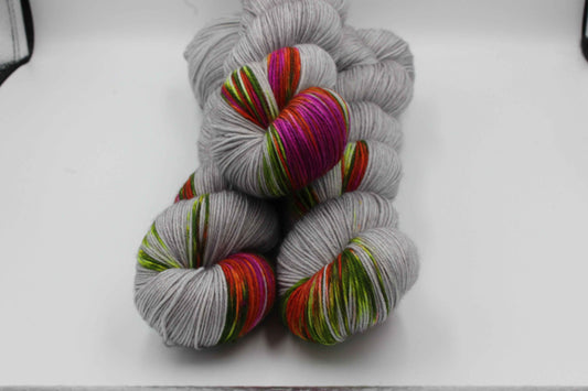 Misty Carnival Assigned Pooling Sock Skein 100g Hand Dyed Merino Nylon Yarn 75% SuperWash Merino 25% Nylon