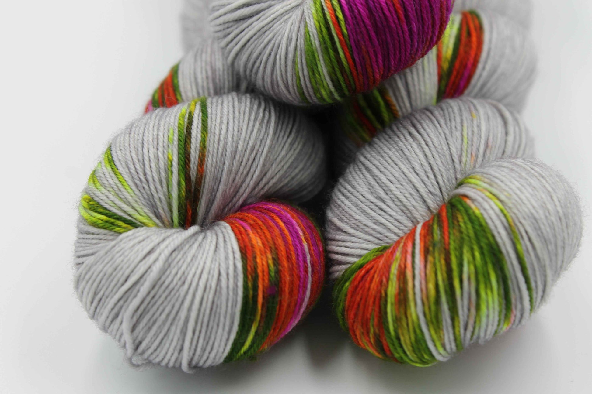 Misty Carnival Assigned Pooling Sock Skein 100g Hand Dyed Merino Nylon Yarn 75% SuperWash Merino 25% Nylon