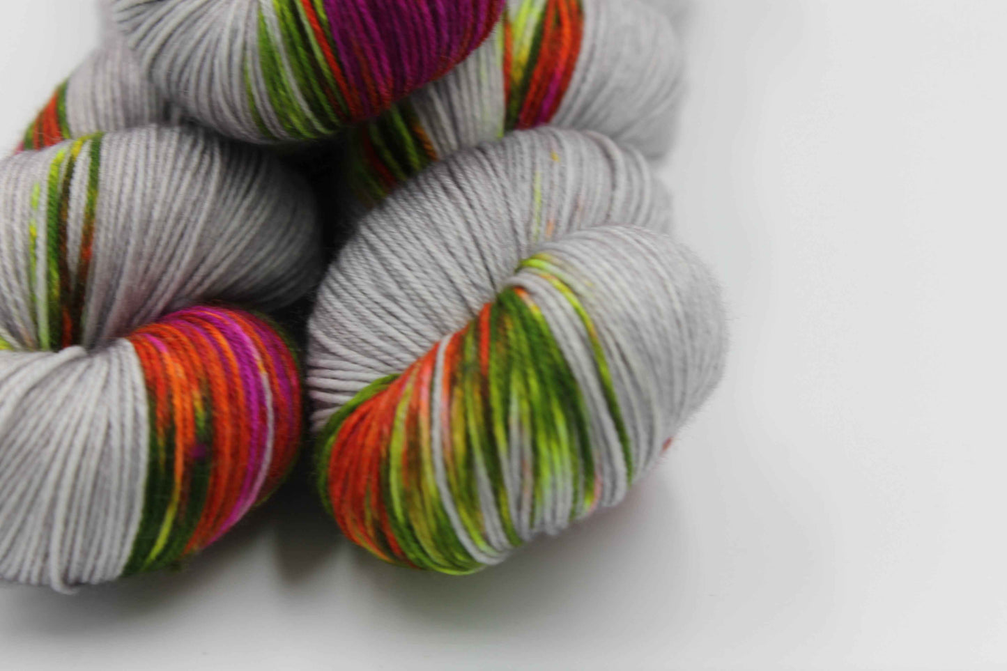 Misty Carnival Assigned Pooling Sock Skein 100g Hand Dyed Merino Nylon Yarn 75% SuperWash Merino 25% Nylon