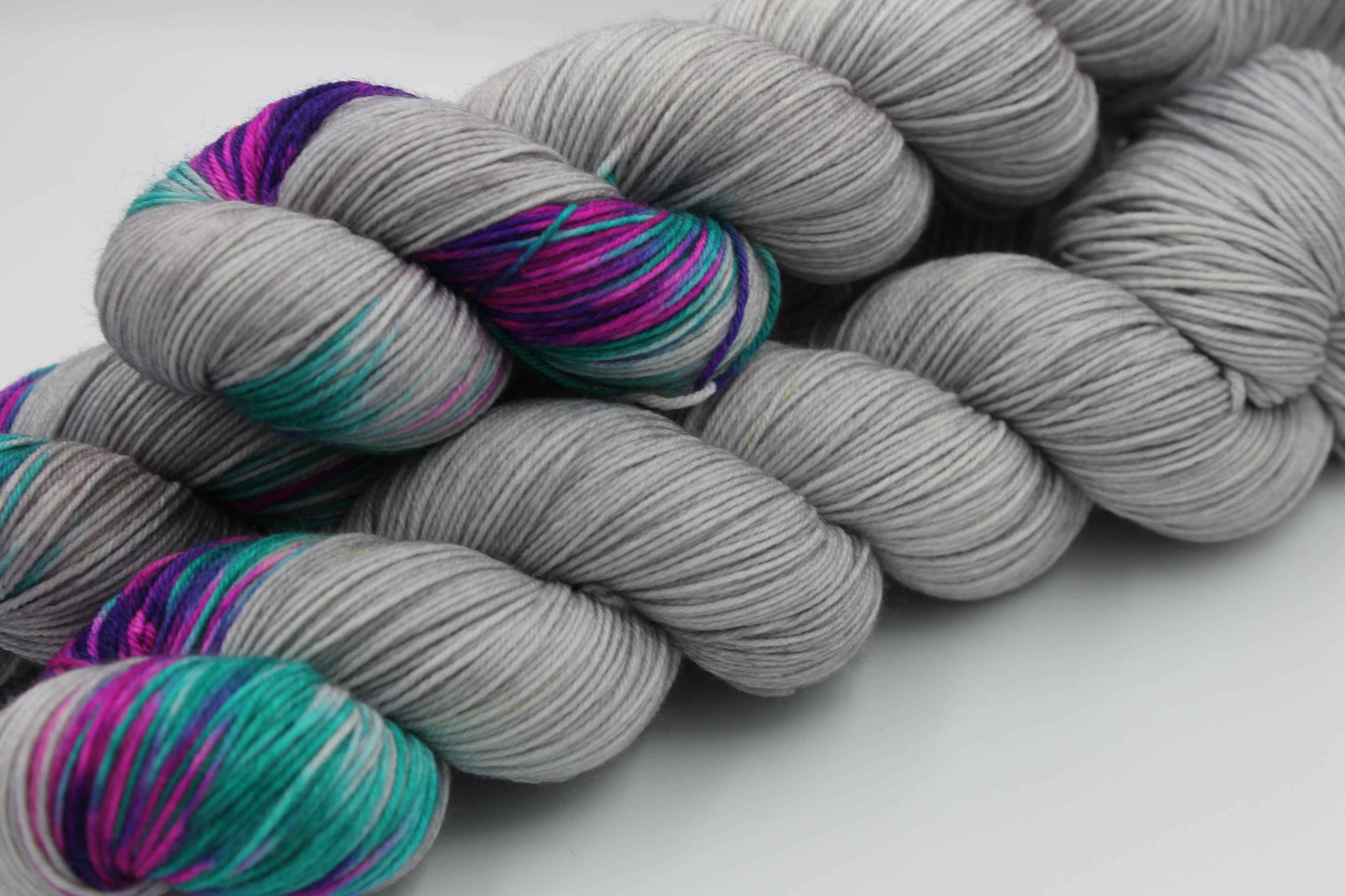 Cloudy Iris Assigned Pooling Sock Skein 100g Hand Dyed Merino Nylon Yarn 75% SuperWash Merino 25% Nylon
