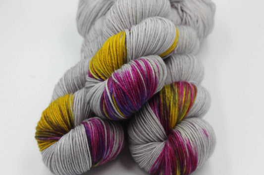 Hearth Glow Haze Assigned Pooling Sock Skein 100g Hand Dyed Merino Nylon Yarn 75% SuperWash Merino 25% Nylon