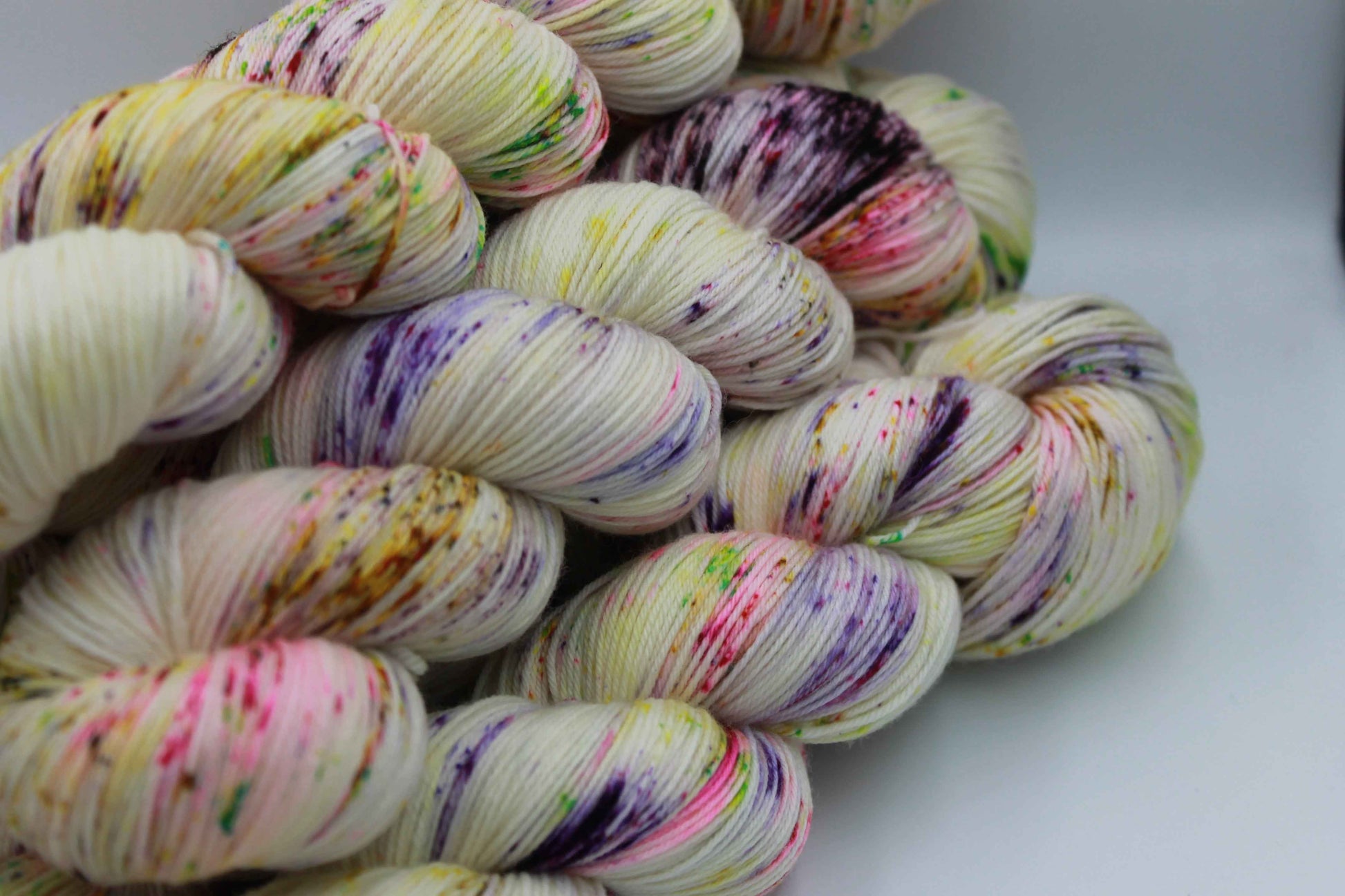 Spring Violets Sock Skein 75% SuperWash Merino 25% Nylon Hand Dyed Merino Nylon Yarn 100g