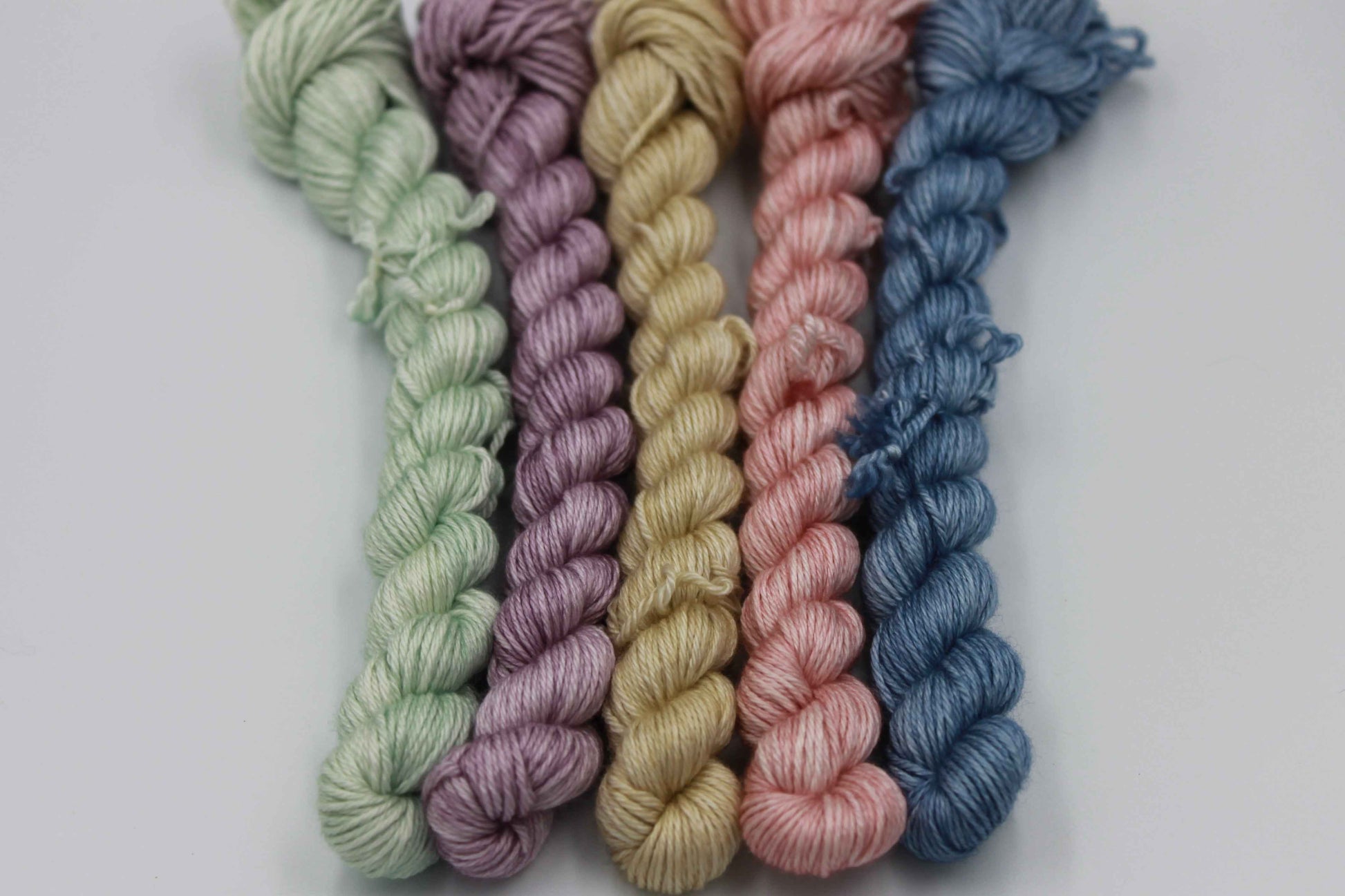 Chatsworth Medley Sock Yarn - 50% SuperWash Merino and 50% Silk (5x20g)