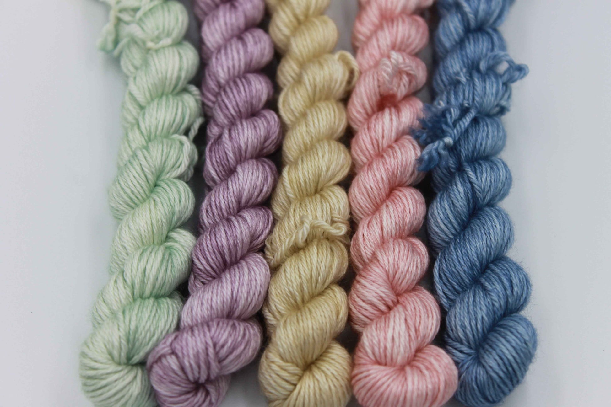Chatsworth Medley Sock Yarn - 50% SuperWash Merino and 50% Silk (5x20g)