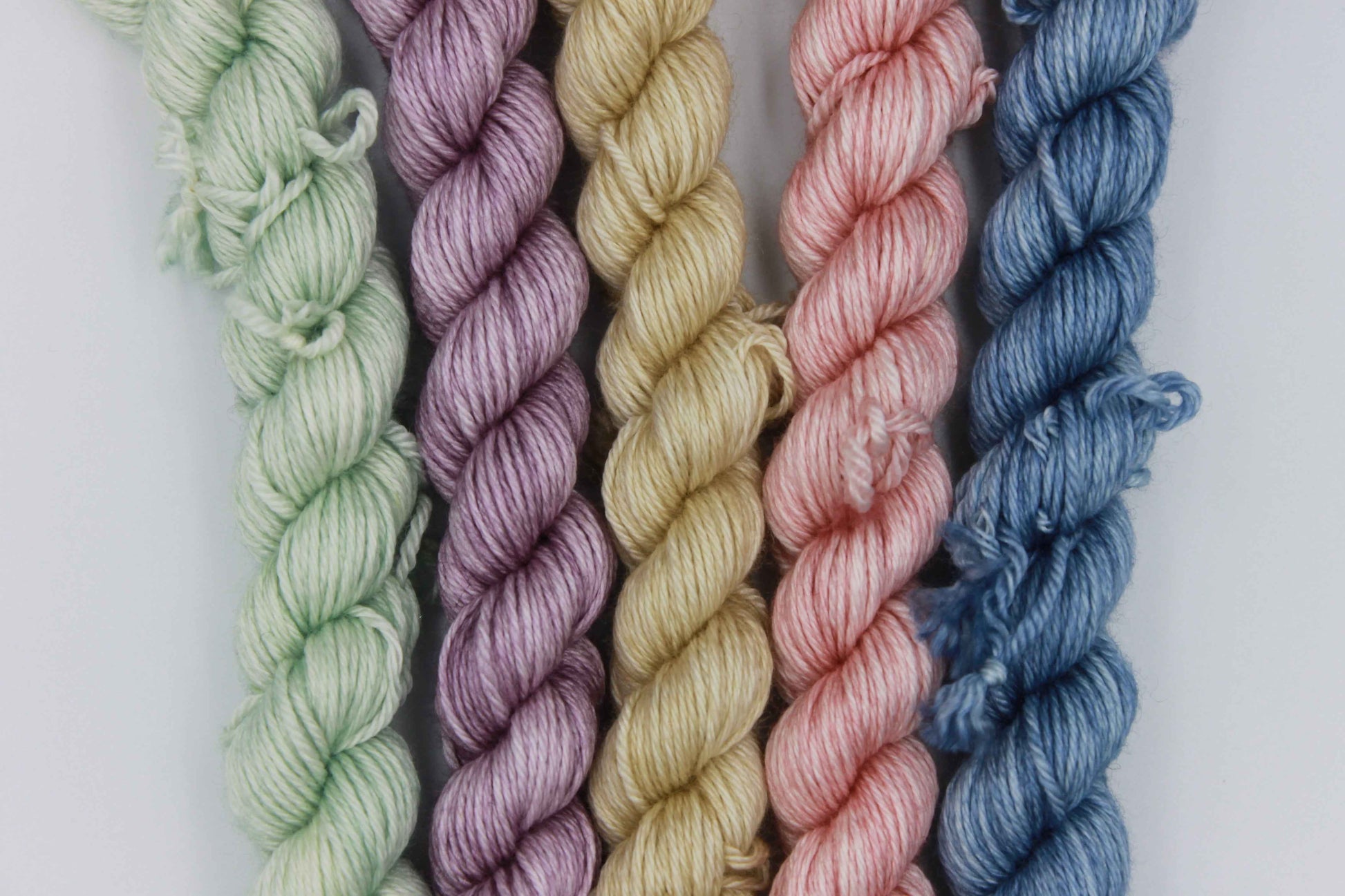 Chatsworth Medley Sock Yarn - 50% SuperWash Merino and 50% Silk (5x20g)