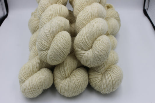Cream Non Superwash 100% Blue Faced Leicester 100g