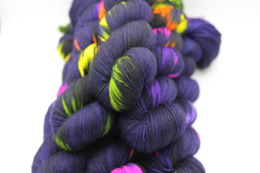 Neon Illuminations Sock Skein 100g Hand Dyed Merino Nylon Yarn 75% SuperWash Merino 25% Nylon